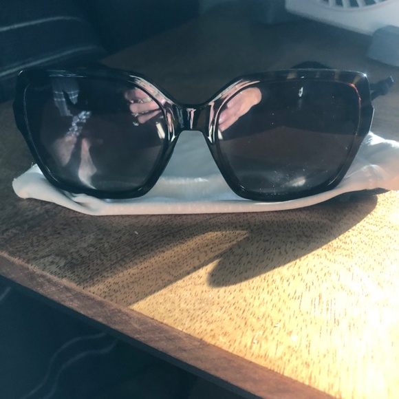 Smith Sunglasses - Picture 3 of 3